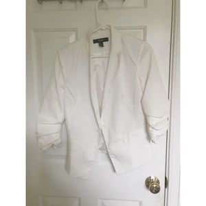 Forever 21 White Women’s Blazer (Size Small)